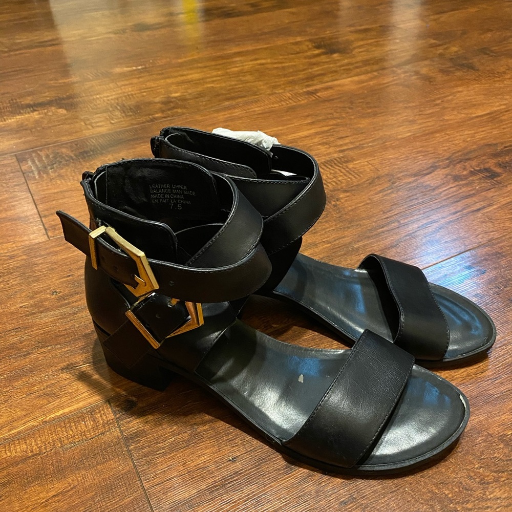 Seychelles Black leather sandals Sz 7.5